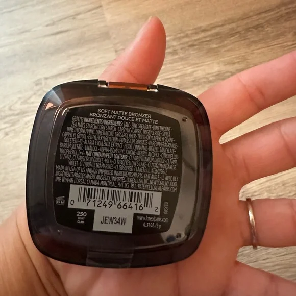2 /$10 L'Oreal Soft Matte Bronzer - Shade 250 - Picture 3 of 3